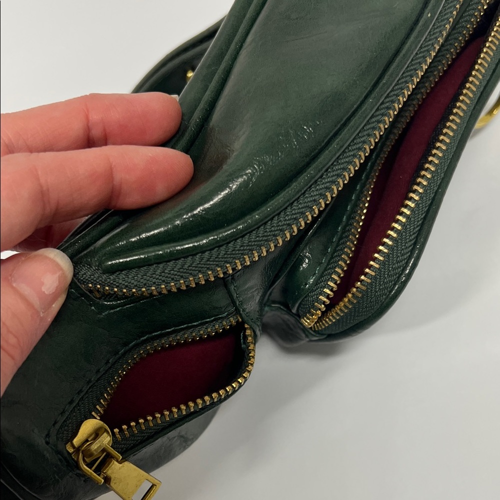 🔥Y2K Green PU Leather Crossbody Belt Bag | Gold Hardware Vintage-Inspired - Picture 5 of 6